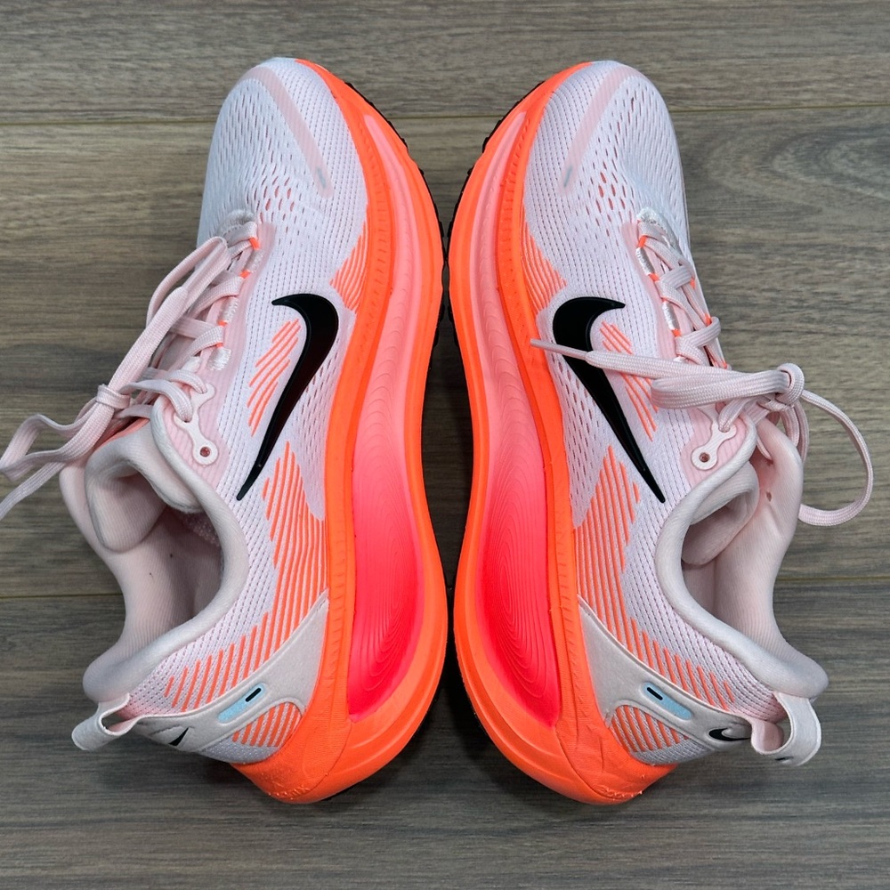 Nike Vomero 18 Running Shoe in Atmosphere/ Black/ Crimson Size 7 - Picture 9 of 16